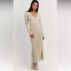 REIGN STONE SLEEVED KNIT MIDI DRESS - M / STONE